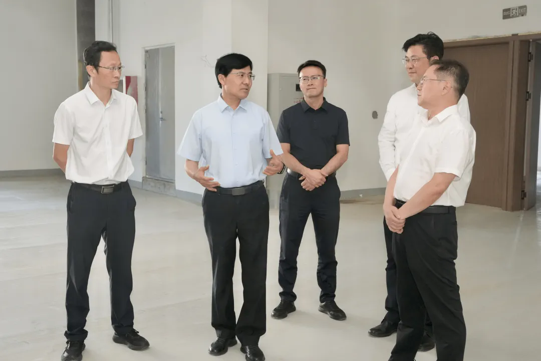 马学良专题调研城市建设工作